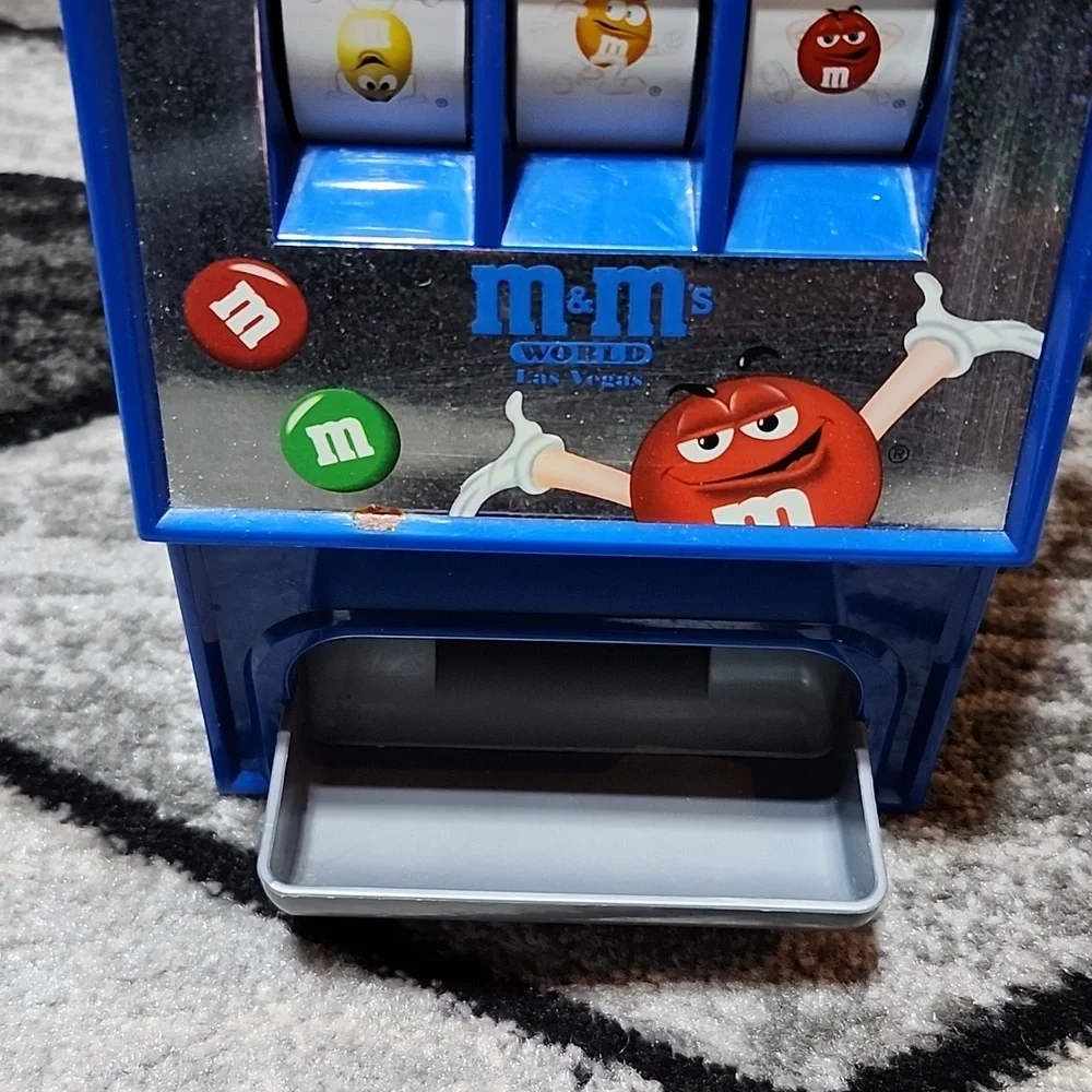 VINTAGE BLUE M&M WORLD COLLECTIBLE MEMORABILIA